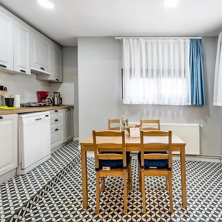 דירה Inviting 1br Flat With Ac In Cihangir District